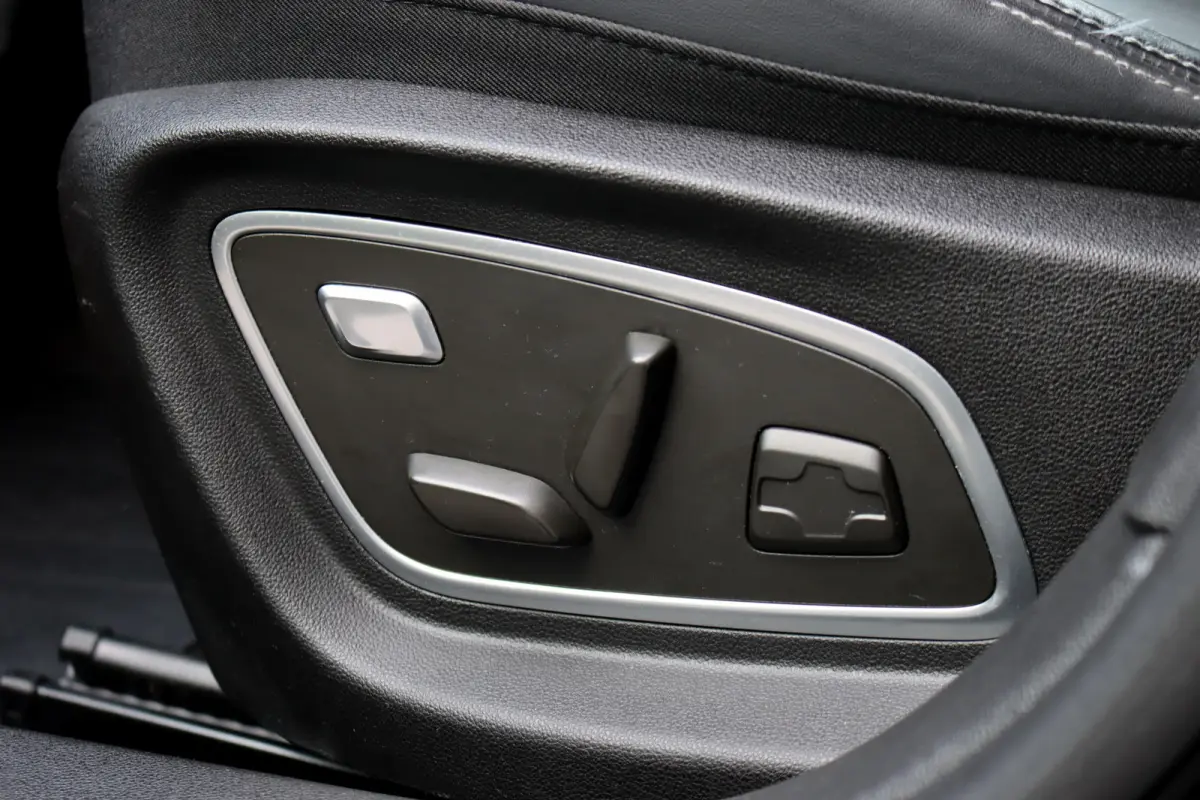 1.6 TCe 4CONTROL Initiale Paris | Adaptive Cruise Control | Massage | Head-up | Leder | Stoelverwarming | Dodehoekassistent | Stoelventilatie |