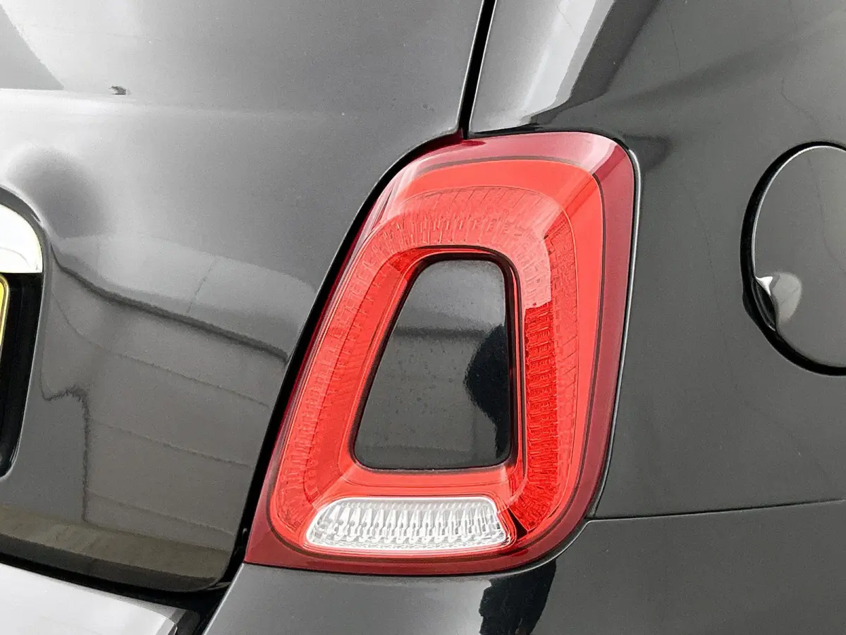 0.9 TwinAir Turbo Lounge | Panoramadak | Cruise Control | Navigatie | Lichtmetalen Velgen |