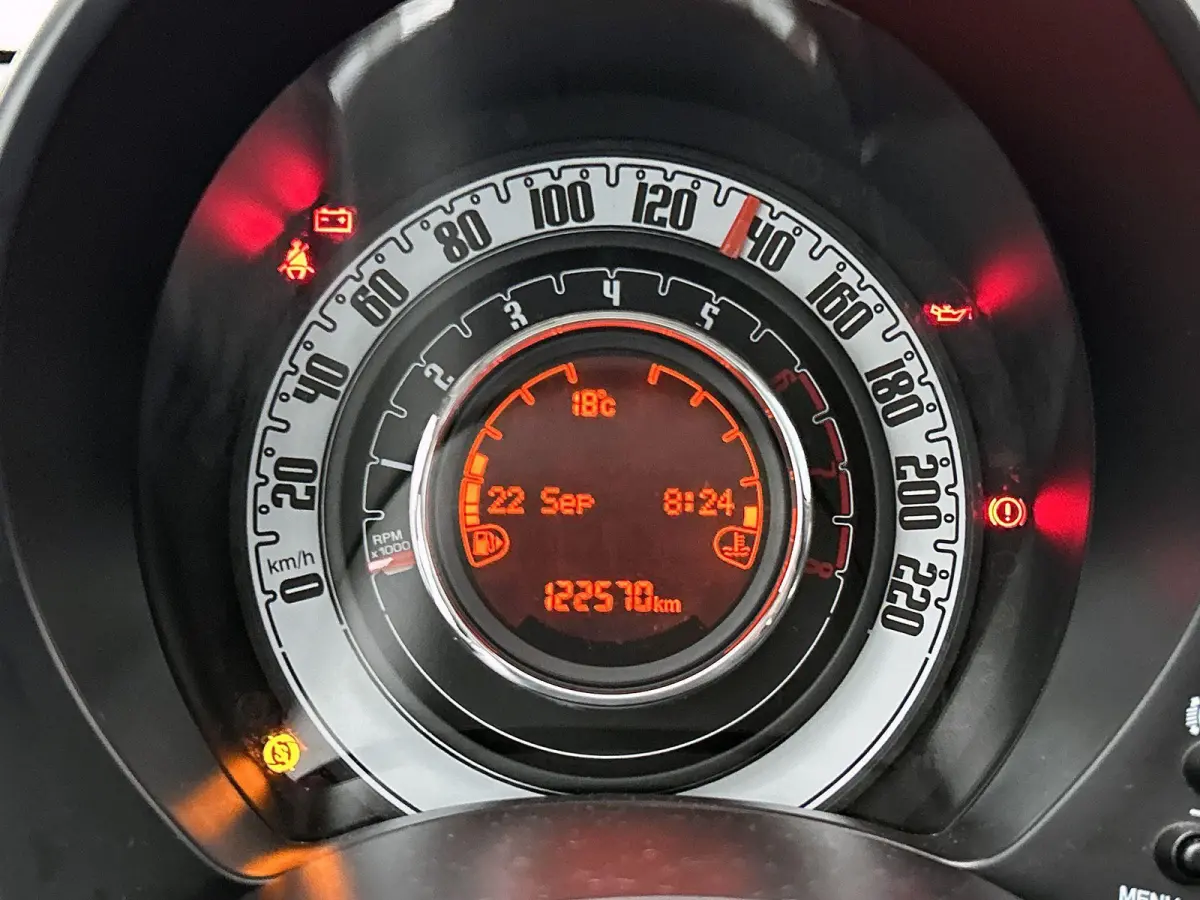 0.9 TwinAir Turbo Lounge | Panoramadak | Cruise Control | Navigatie | Lichtmetalen Velgen |