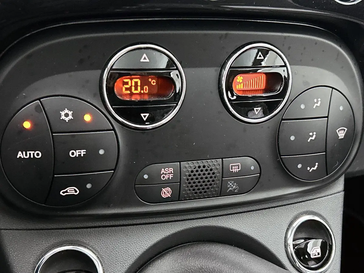 0.9 TwinAir Turbo Lounge | Panoramadak | Cruise Control | Navigatie | Lichtmetalen Velgen |