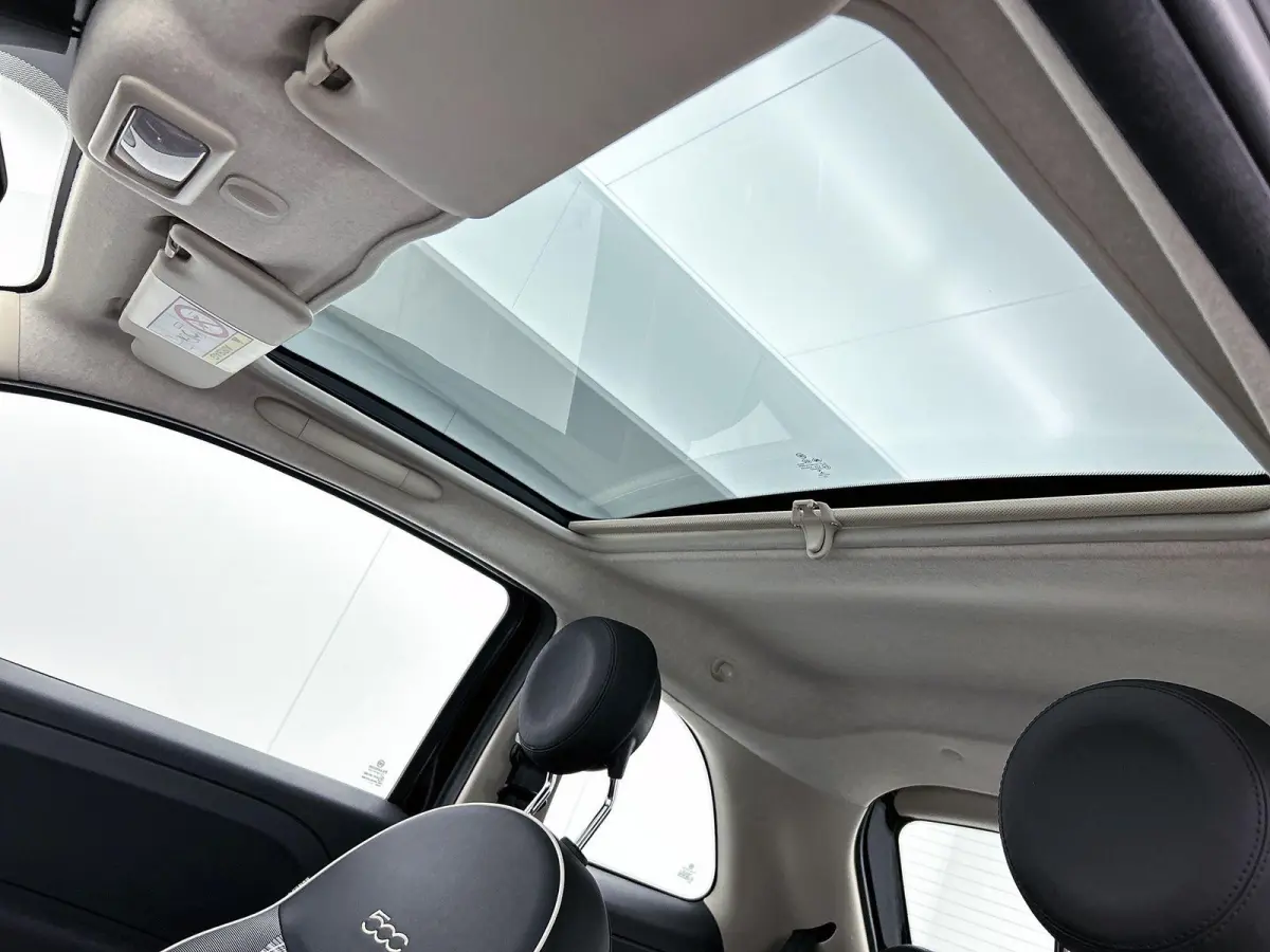 0.9 TwinAir Turbo Lounge | Panoramadak | Cruise Control | Navigatie | Lichtmetalen Velgen |