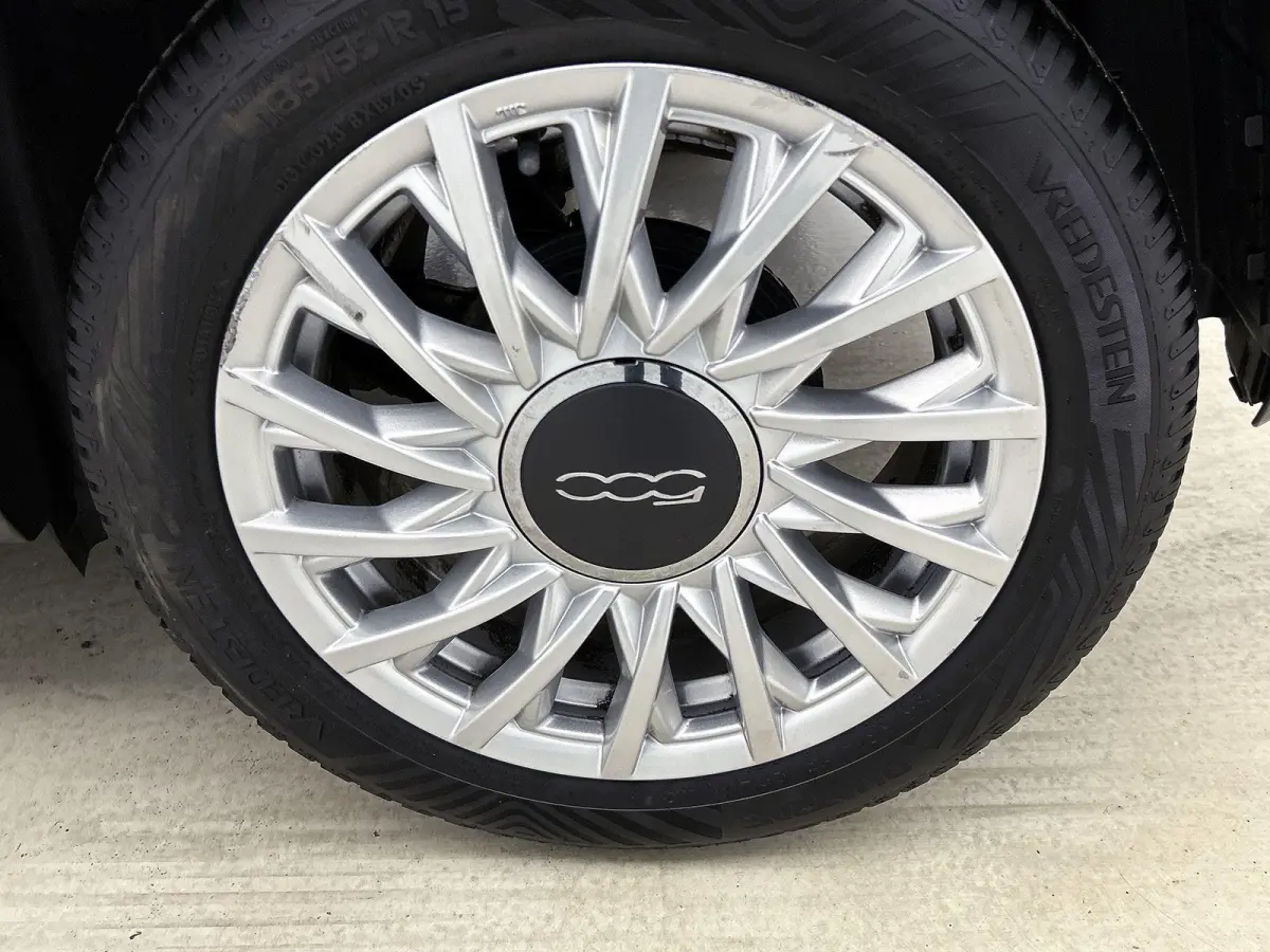 0.9 TwinAir Turbo Lounge | Panoramadak | Cruise Control | Navigatie | Lichtmetalen Velgen |