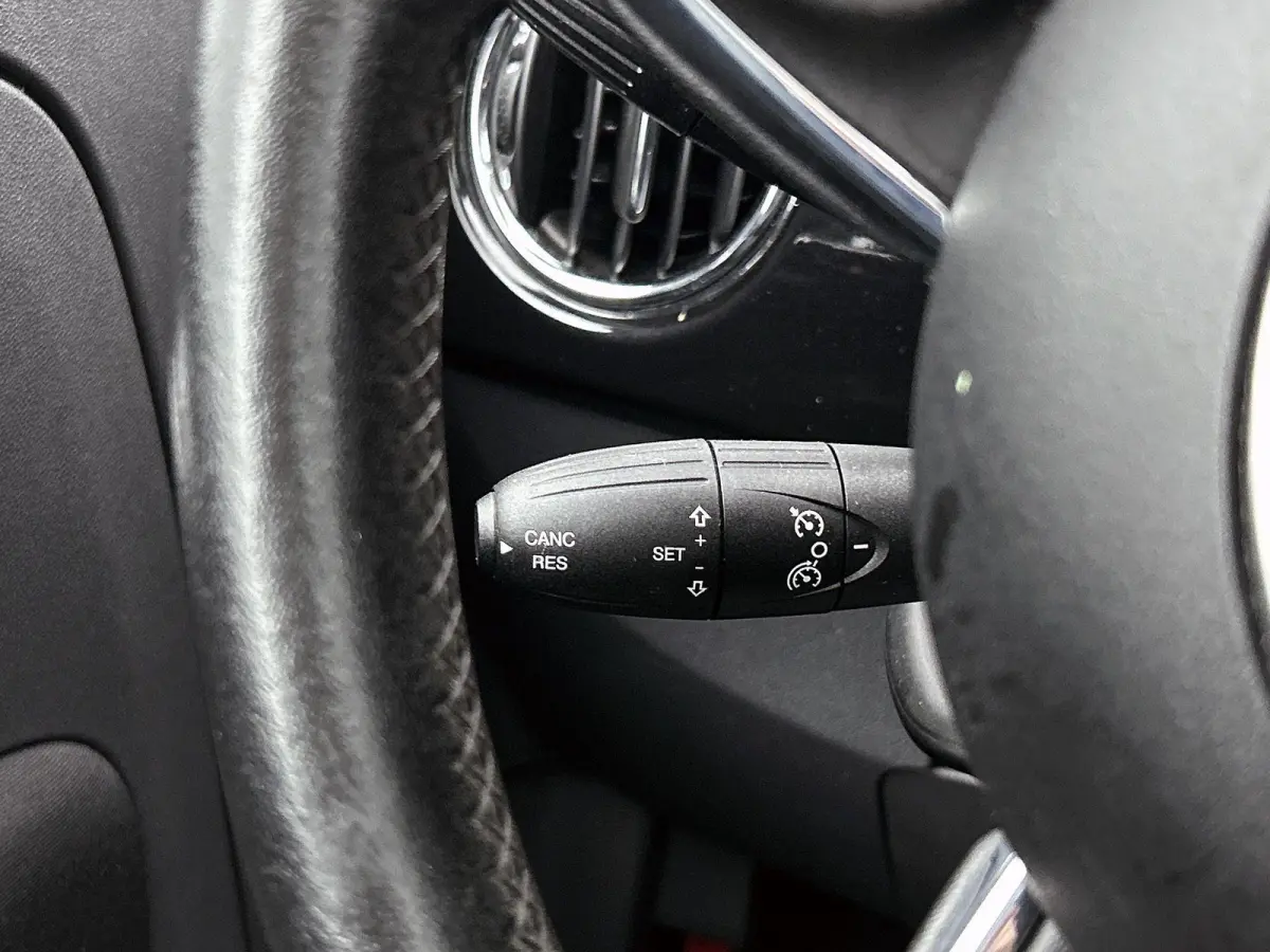 0.9 TwinAir Turbo Lounge | Panoramadak | Cruise Control | Navigatie | Lichtmetalen Velgen |