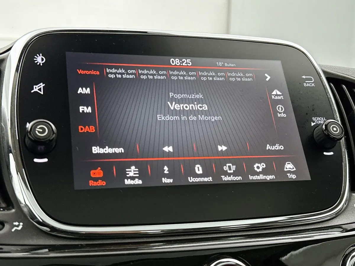 0.9 TwinAir Turbo Lounge | Panoramadak | Cruise Control | Navigatie | Lichtmetalen Velgen |