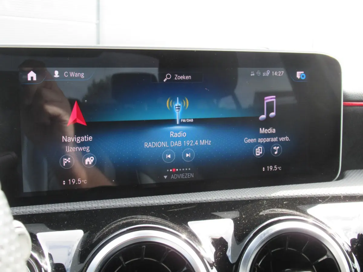 180 Business Solution AMG | Virtual cockpit | Apple Carplay/Android | Camera | Donker glas