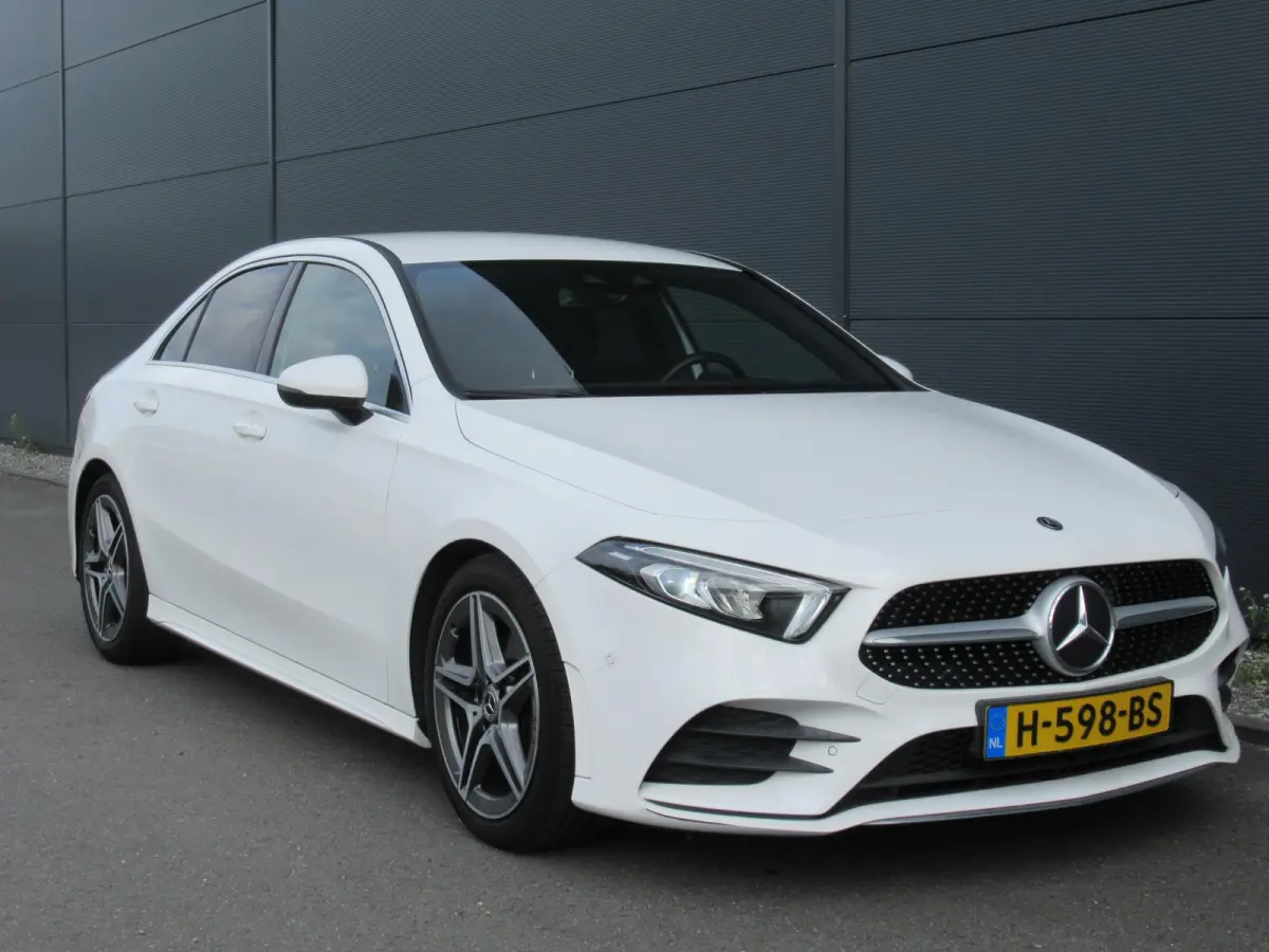180 Business Solution AMG | Virtual cockpit | Apple Carplay/Android | Camera | Donker glas