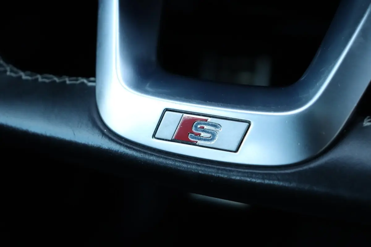 45 TFSIe / 3x S-Line / 245PK / Black Optic / Automaat / Navi / Pano / Matrix LED / Keyless / Camera / Cruise / 19"!