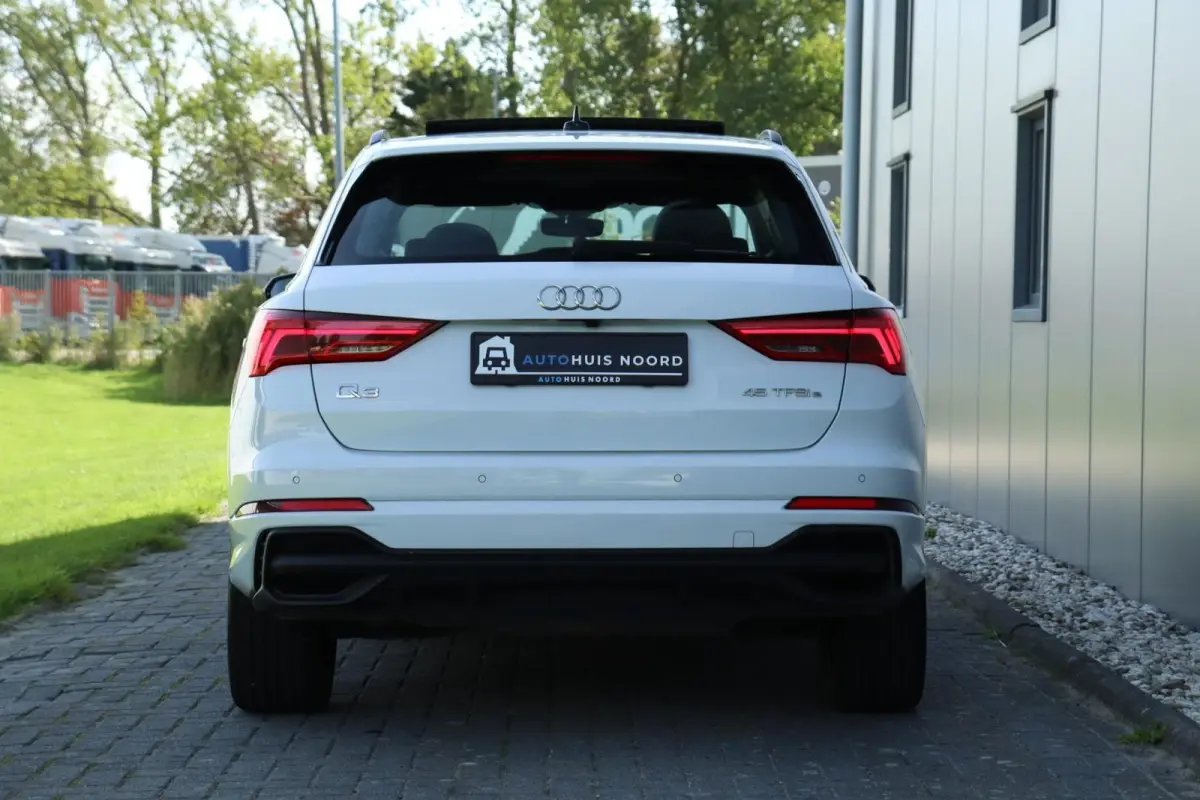 45 TFSIe / 3x S-Line / 245PK / Black Optic / Automaat / Navi / Pano / Matrix LED / Keyless / Camera / Cruise / 19"!