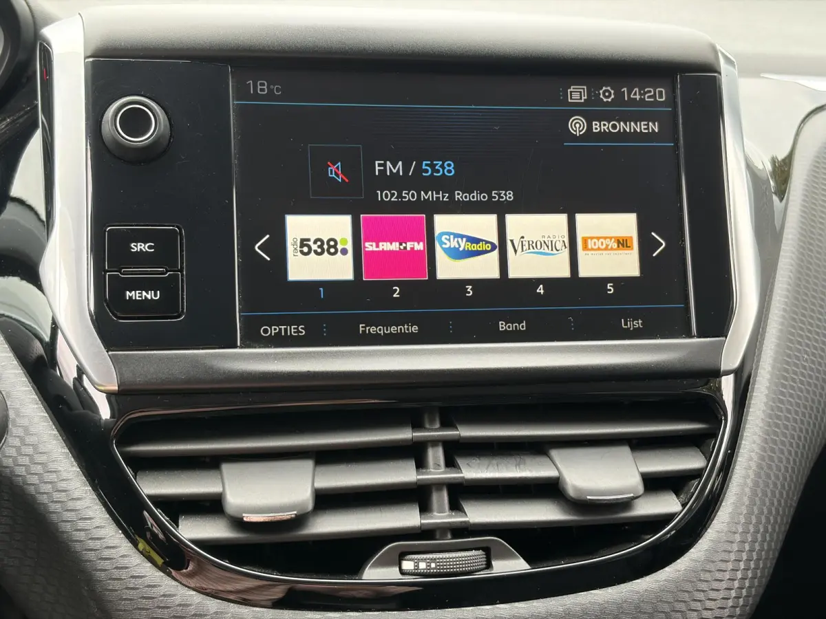 1.2 PureTech Blue Lease Executive ✓Dealer Onderhouden✓2e Eigenaar✓Navi✓Carplay✓Clima✓Cruise✓Pdc✓5 Deurs✓16'' Lm velgen✓N.A.P✓Apk tot 09-2027