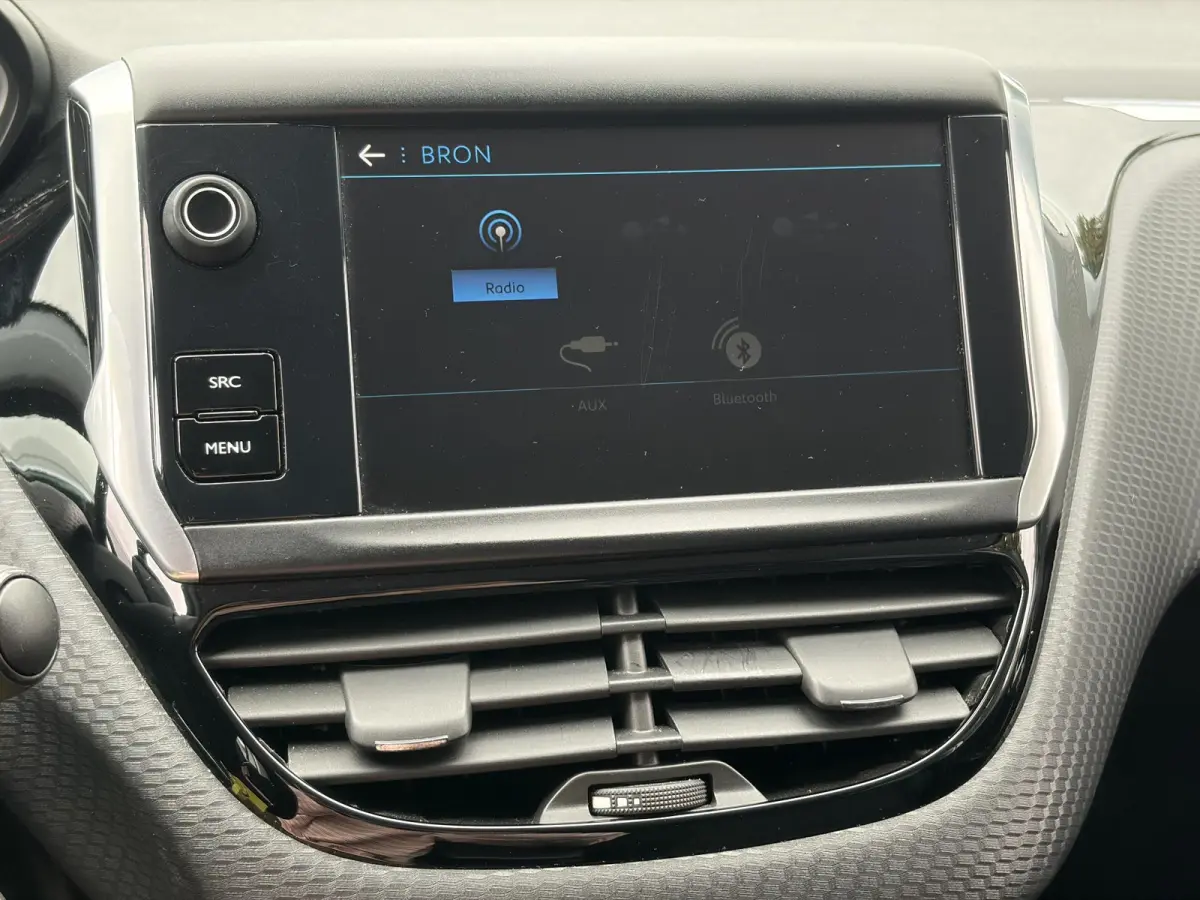 1.2 PureTech Blue Lease Executive ✓Dealer Onderhouden✓2e Eigenaar✓Navi✓Carplay✓Clima✓Cruise✓Pdc✓5 Deurs✓16'' Lm velgen✓N.A.P✓Apk tot 09-2027