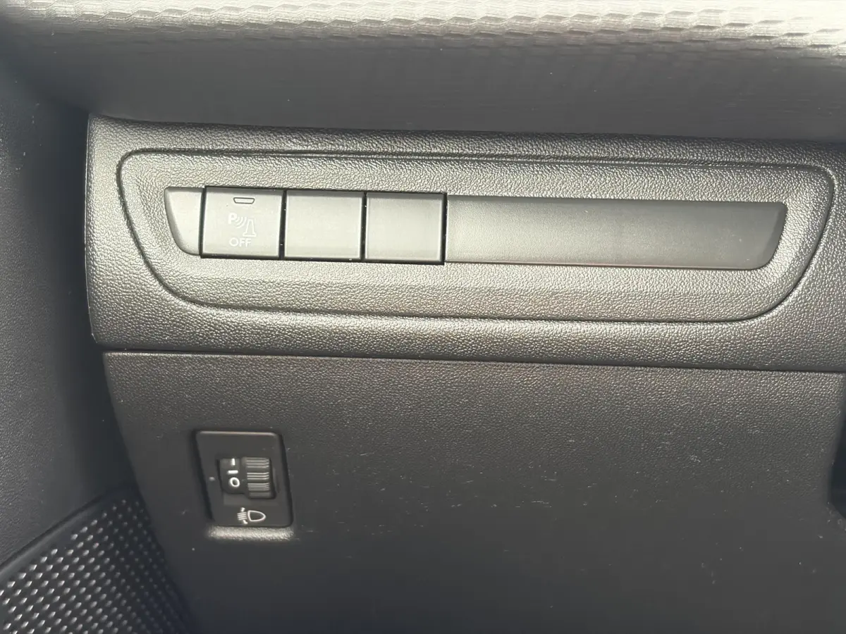 1.2 PureTech Blue Lease Executive ✓Dealer Onderhouden✓2e Eigenaar✓Navi✓Carplay✓Clima✓Cruise✓Pdc✓5 Deurs✓16'' Lm velgen✓N.A.P✓Apk tot 09-2027
