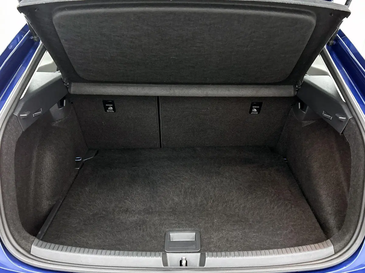 1.0 TSI Life | Airconditioning | Apple Carplay / Android Auto | Cruise Control | Lichtmetalen Velgen |