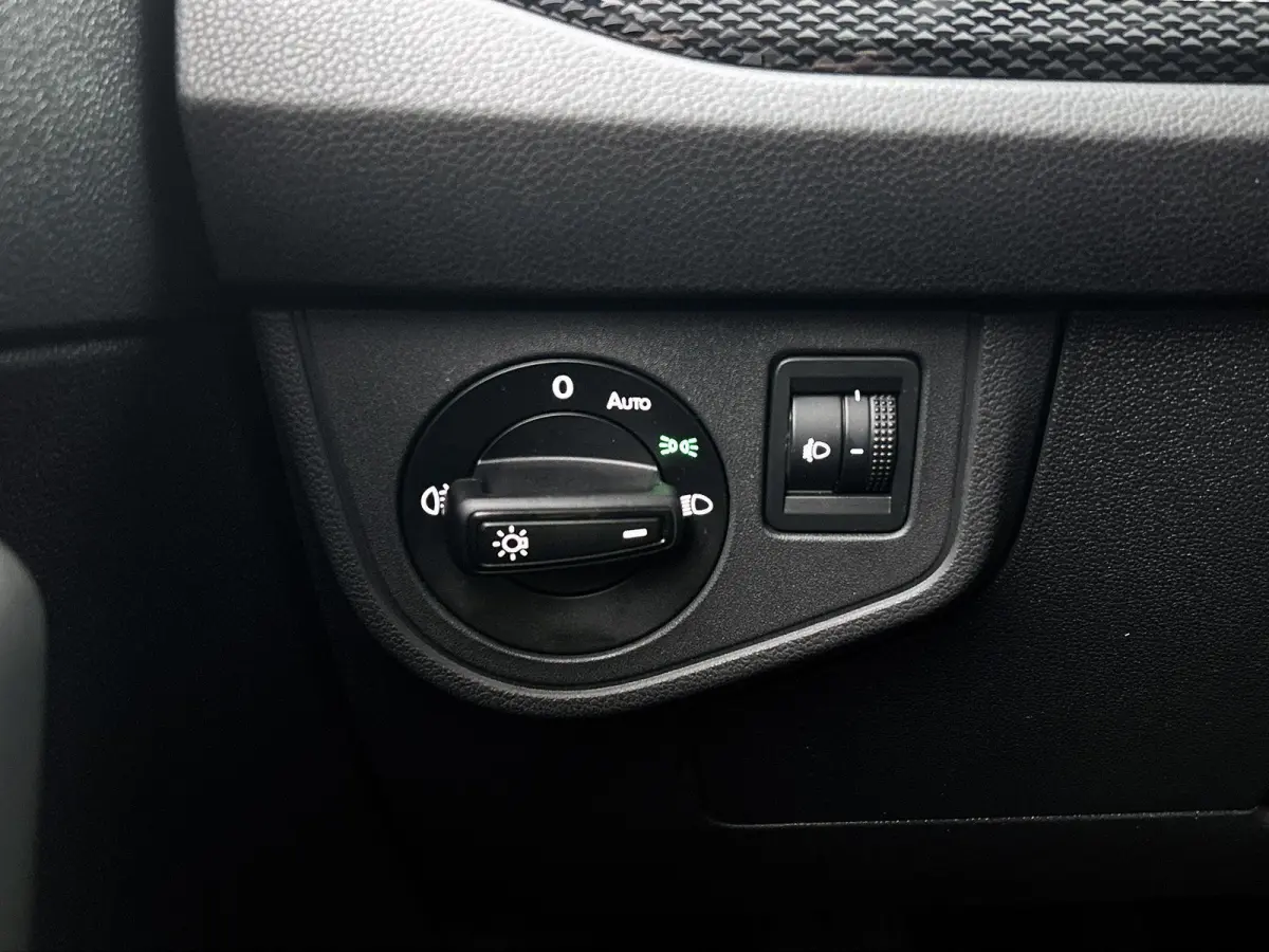1.0 TSI Life | Airconditioning | Apple Carplay / Android Auto | Cruise Control | Lichtmetalen Velgen |