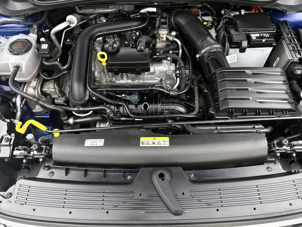 1.0 TSI Life | Airconditioning | Apple Carplay / Android Auto | Cruise Control | Lichtmetalen Velgen |