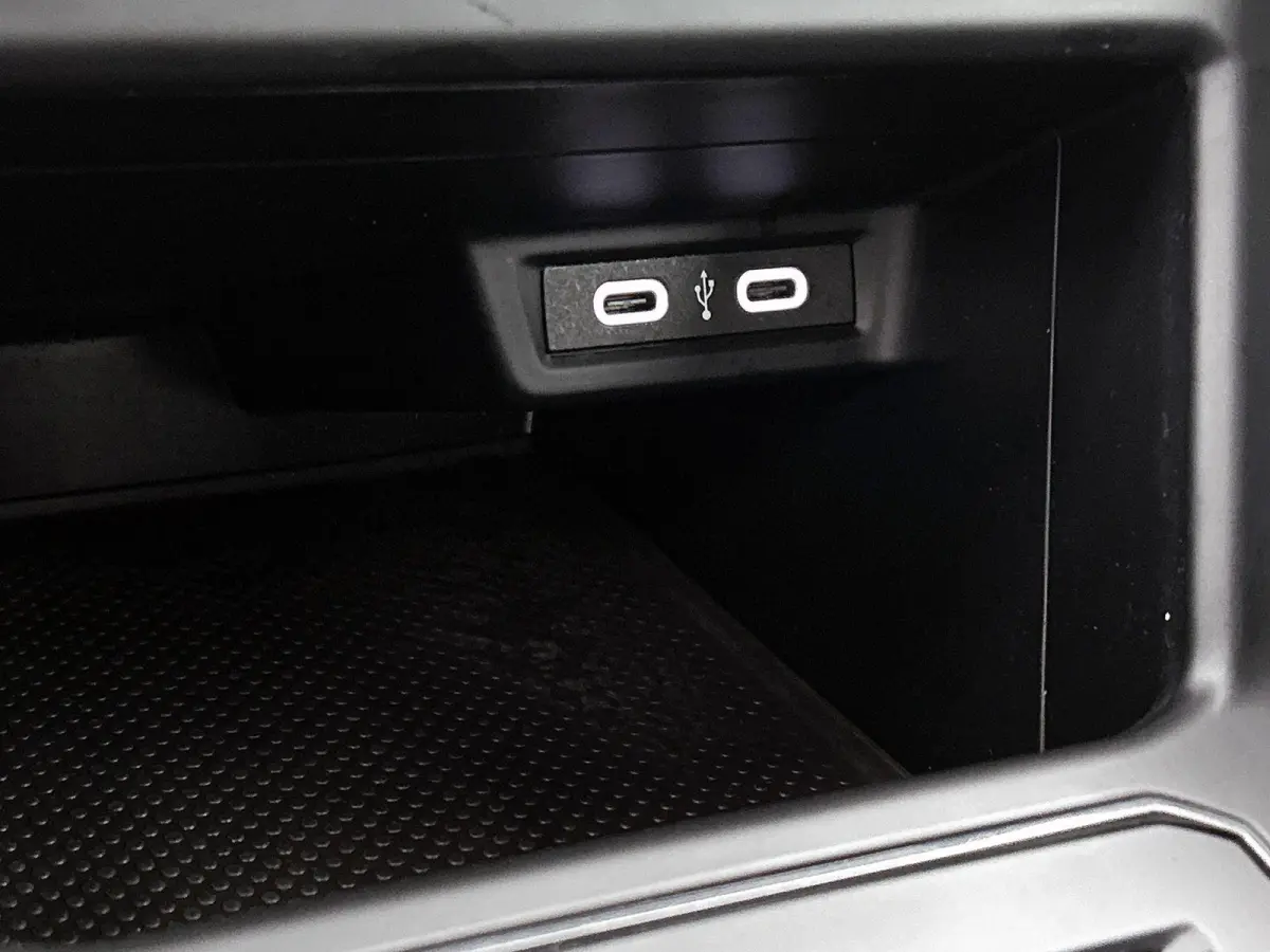 1.0 TSI Life | Airconditioning | Apple Carplay / Android Auto | Cruise Control | Lichtmetalen Velgen |