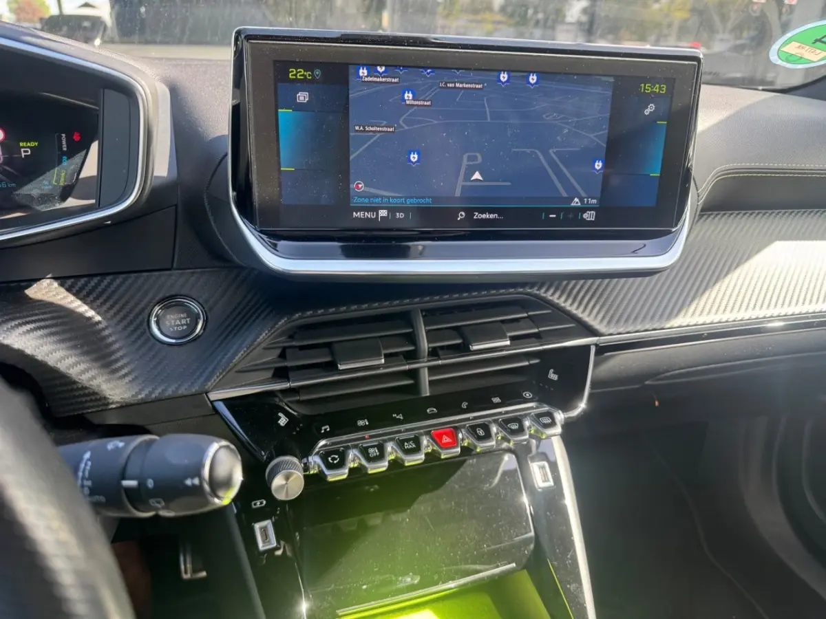 EV GT 50 kWh Alcantara/Leer | 18" Lichtmetaal | Stoelverwarming | LED | Adpatieve Cruise | Climate | Camera | Achteruitrijcamera | Afwijkende dakkleur | Airco (automatisch)