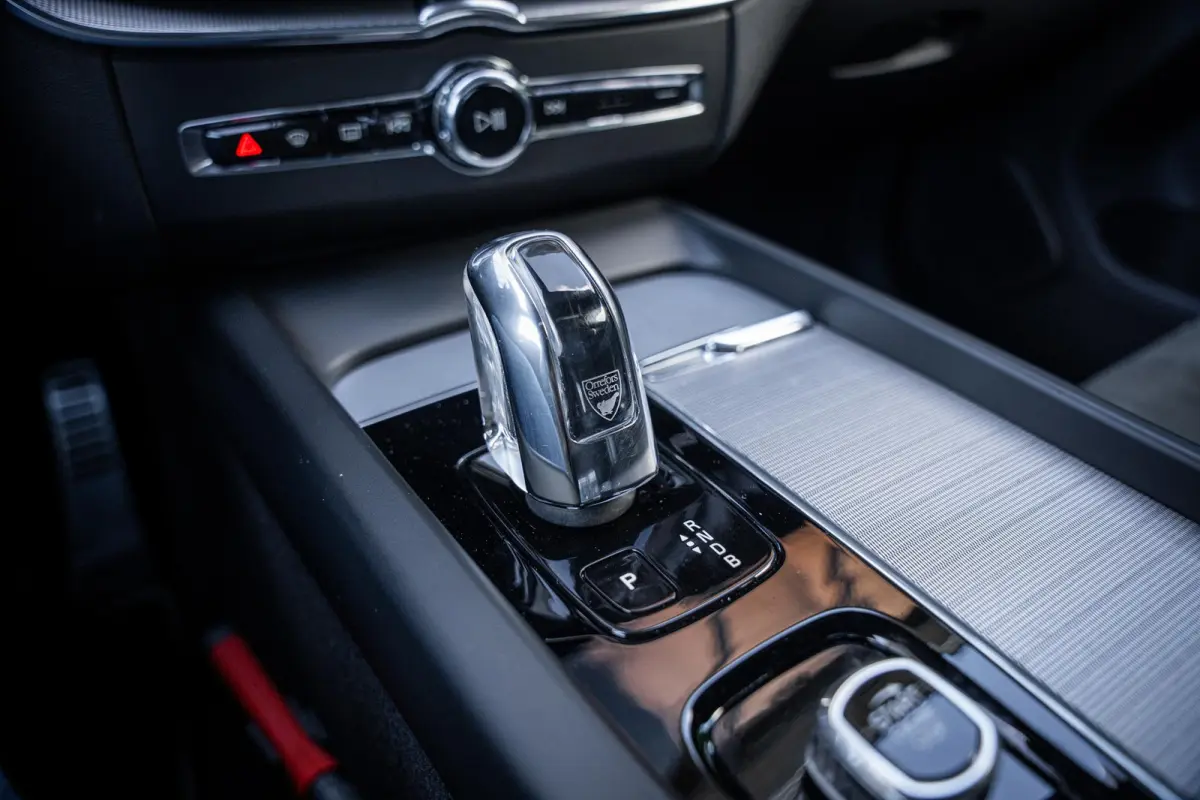 2.0 T8 407pk AWD R-Design Pano-dak|Trekhaak|ACC|HuD|Dealer-onderhouden