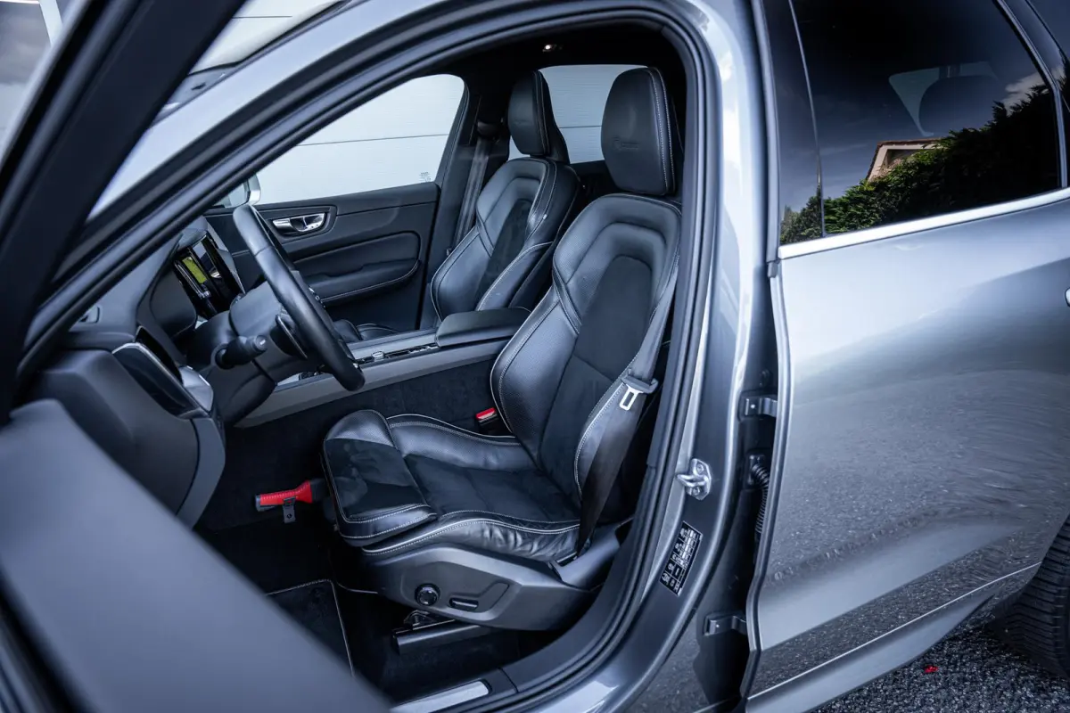 2.0 T8 407pk AWD R-Design Pano-dak|Trekhaak|ACC|HuD|Dealer-onderhouden
