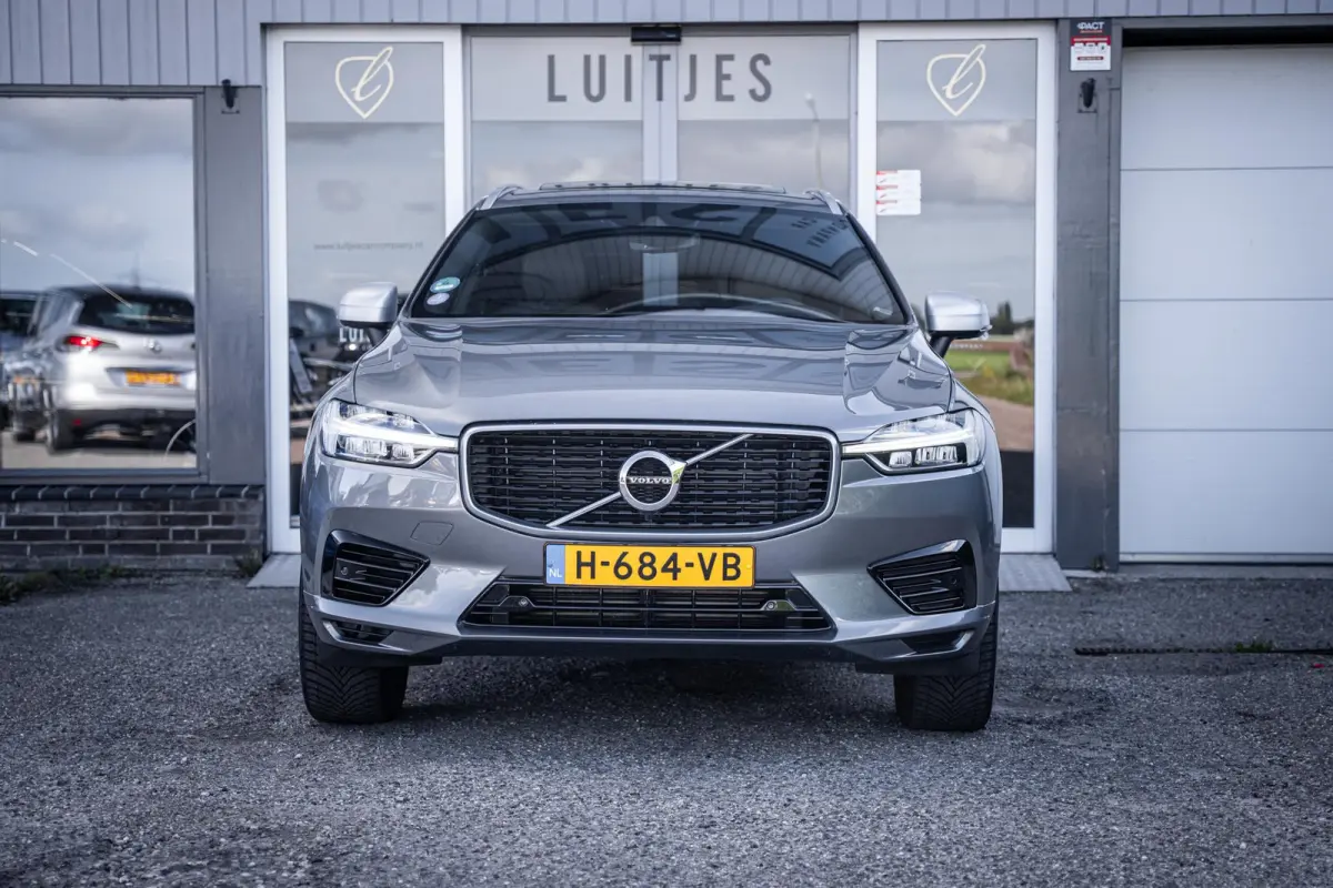2.0 T8 407pk AWD R-Design Pano-dak|Trekhaak|ACC|HuD|Dealer-onderhouden