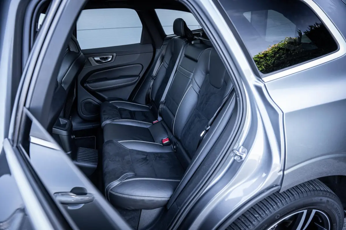 2.0 T8 407pk AWD R-Design Pano-dak|Trekhaak|ACC|HuD|Dealer-onderhouden