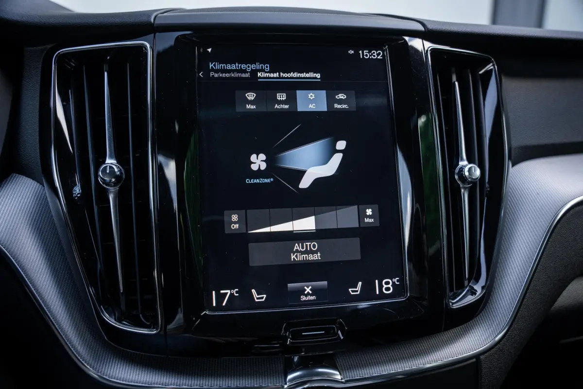 2.0 T8 407pk AWD R-Design Pano-dak|Trekhaak|ACC|HuD|Dealer-onderhouden