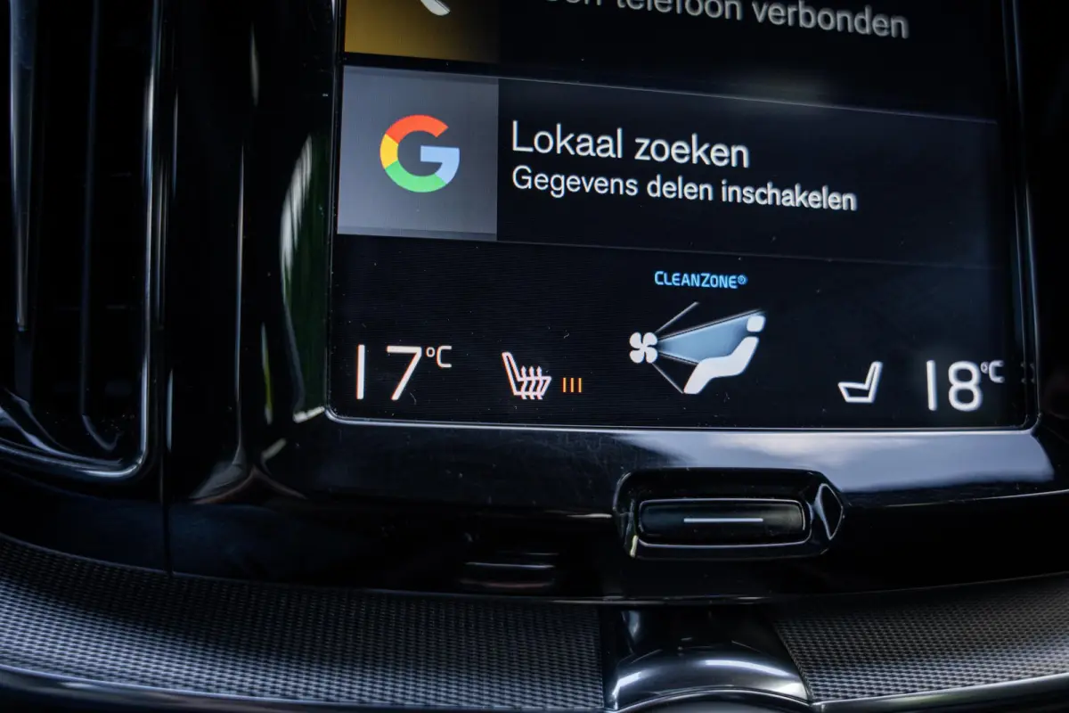2.0 T8 407pk AWD R-Design Pano-dak|Trekhaak|ACC|HuD|Dealer-onderhouden