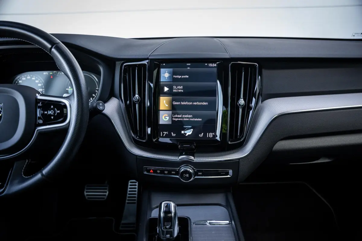 2.0 T8 407pk AWD R-Design Pano-dak|Trekhaak|ACC|HuD|Dealer-onderhouden