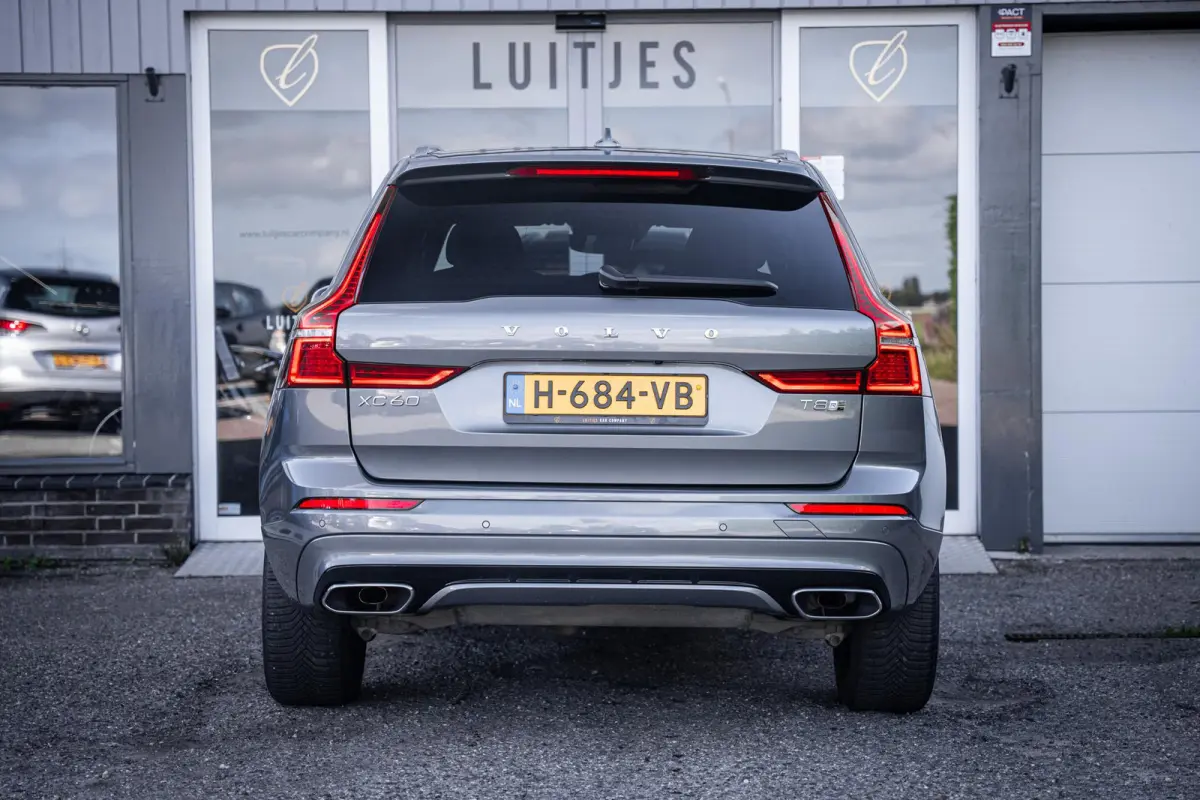 2.0 T8 407pk AWD R-Design Pano-dak|Trekhaak|ACC|HuD|Dealer-onderhouden