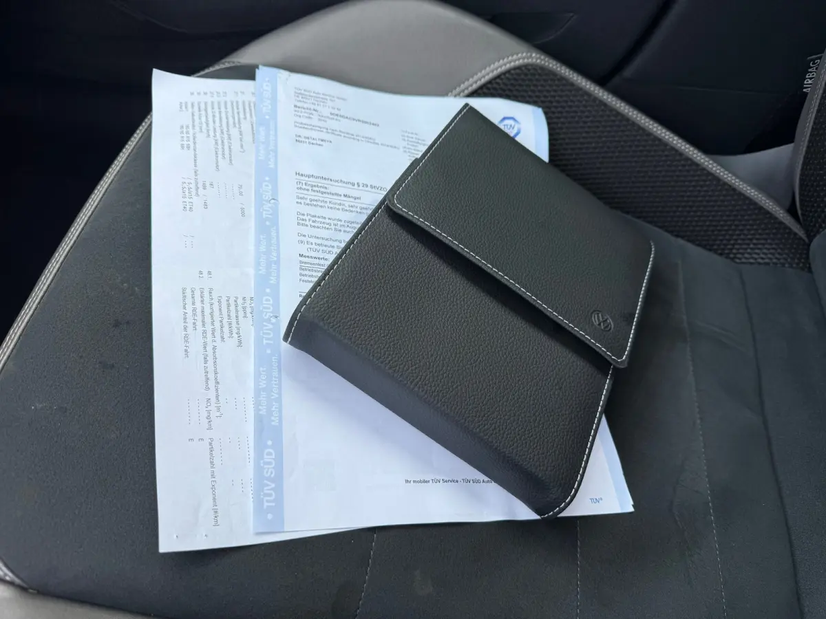 1.0 TSI R-LINE PDC I CARPLAY I CRUISE I LEER I CLIMA I 1E EIG I UNIEK