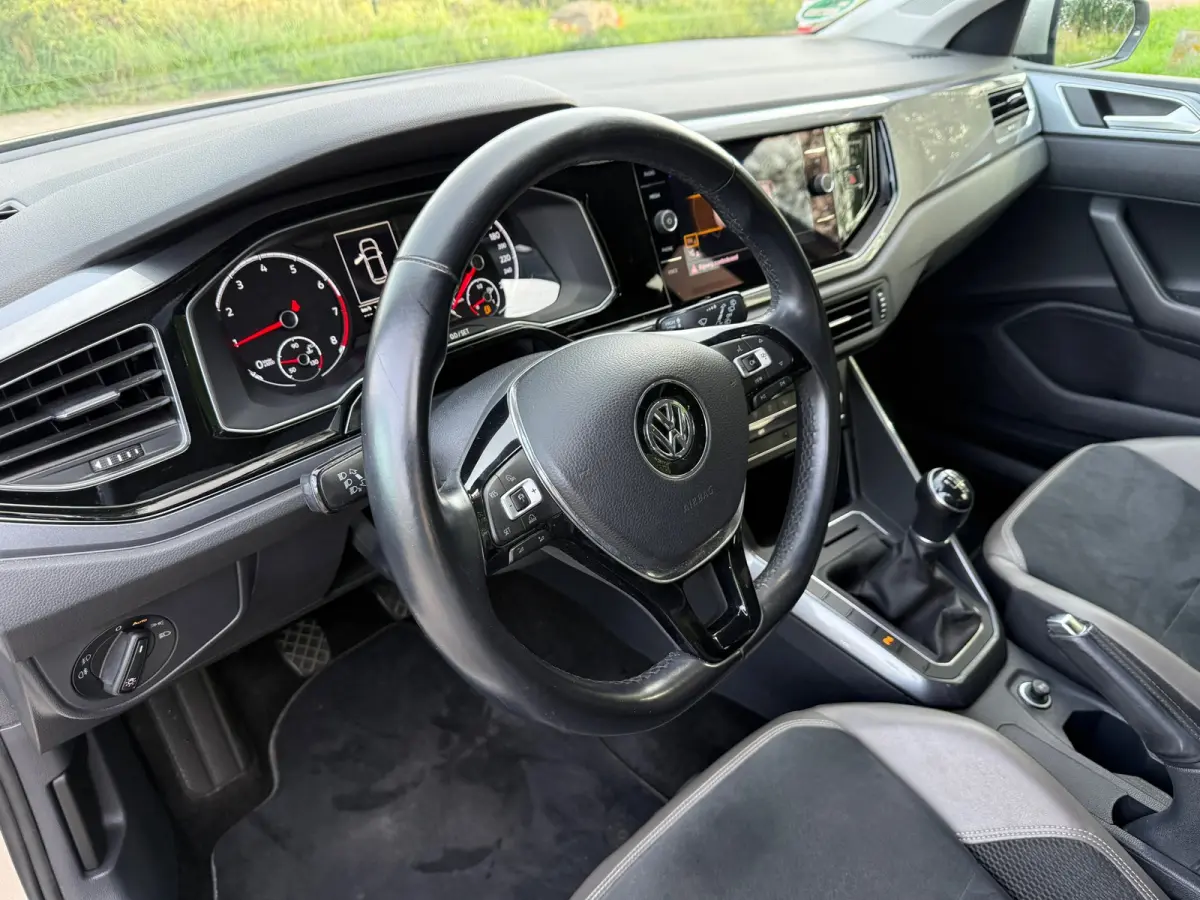 1.0 TSI R-LINE PDC I CARPLAY I CRUISE I LEER I CLIMA I 1E EIG I UNIEK