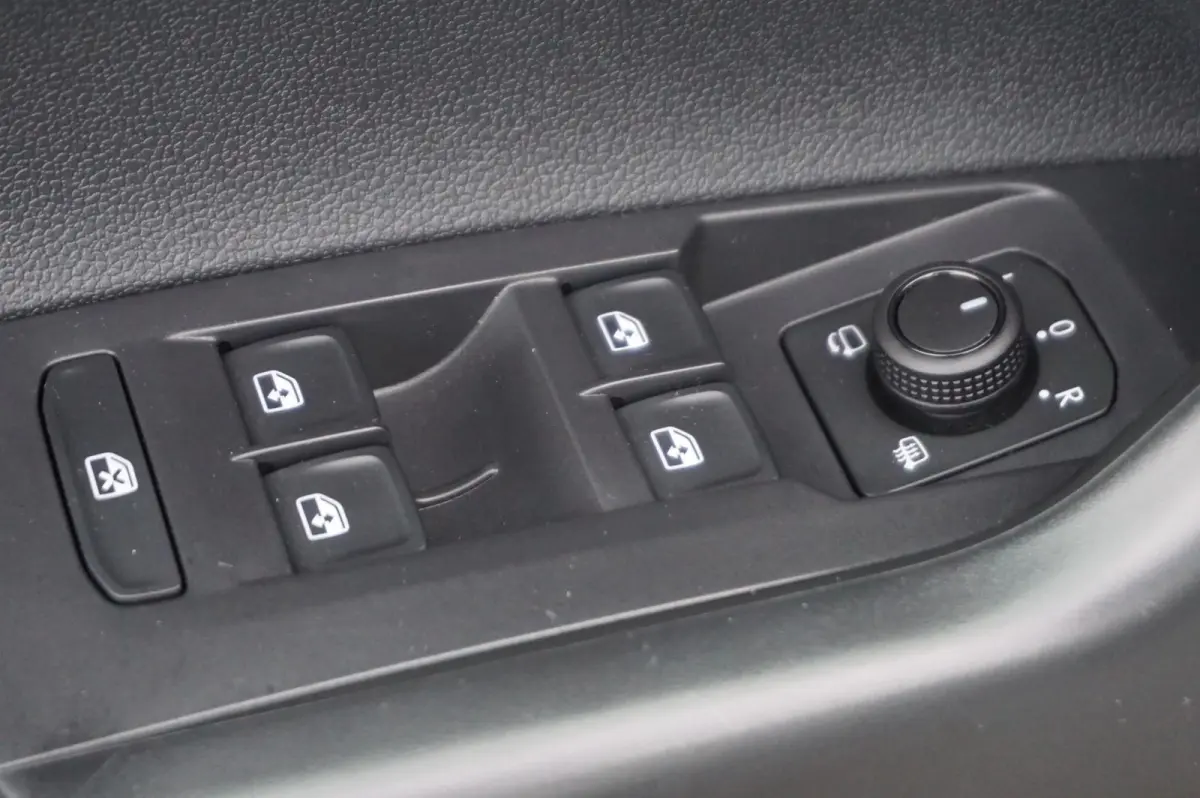 1.0 TSI 115pk DSG Life Edition | Keyless | Achteruitrijcamera | Apple Carplay & Android Auto