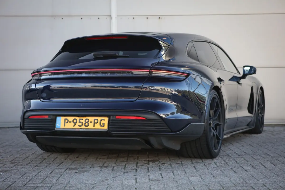 GTS 93,4 kWh | PCCB | Burmester | Carbon | Sport Chrono | Panorama | NL-auto