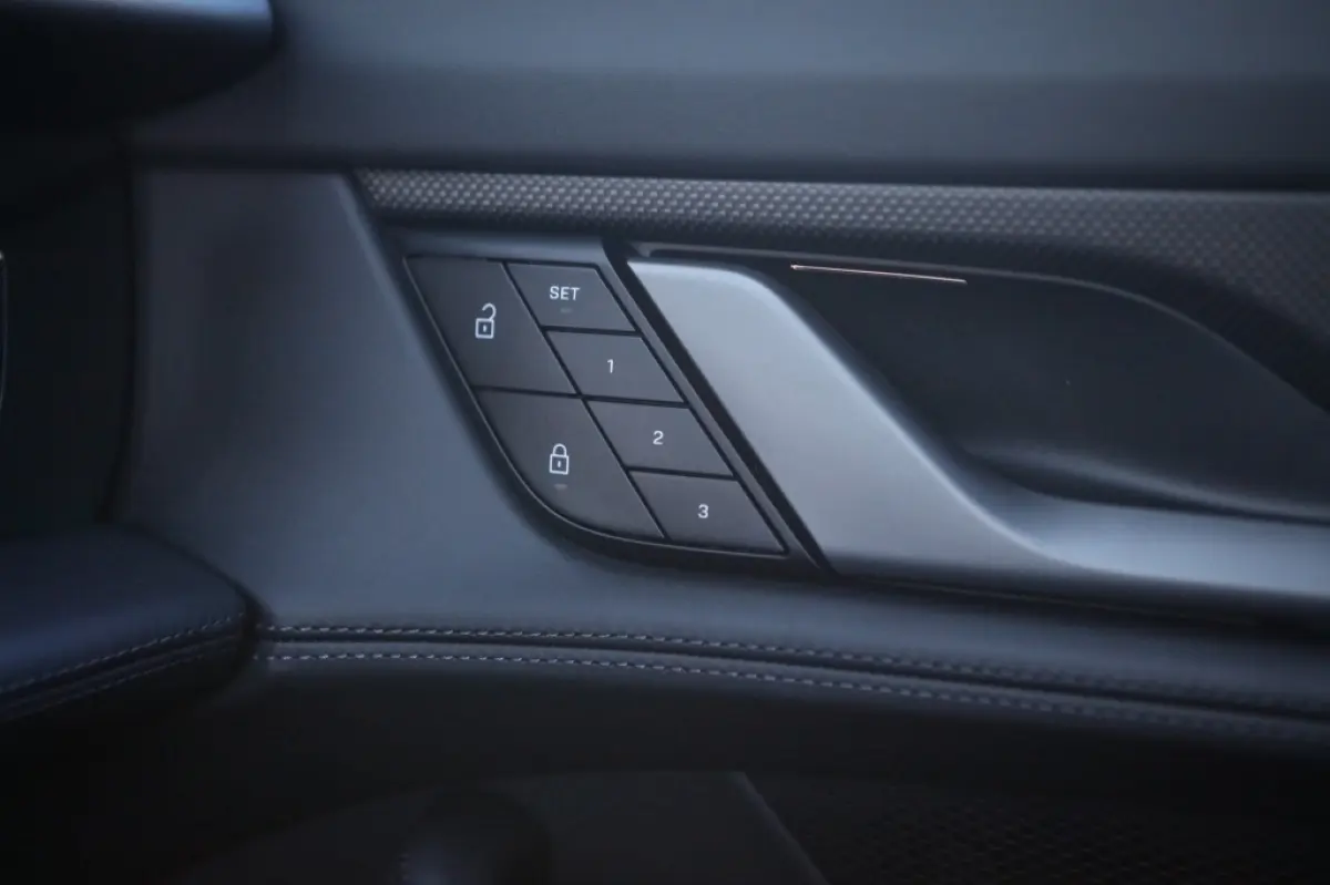 GTS 93,4 kWh | PCCB | Burmester | Carbon | Sport Chrono | Panorama | NL-auto