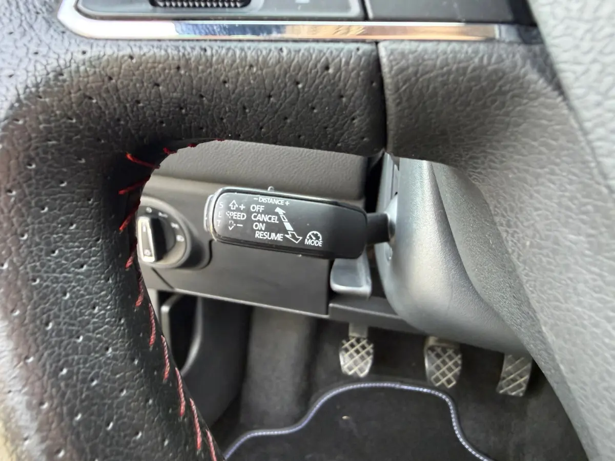 1.0 TSI FR 116PK I 6BAK I CARPLAY I CAMERA I LED I PDC I CRUISE I NWE APK