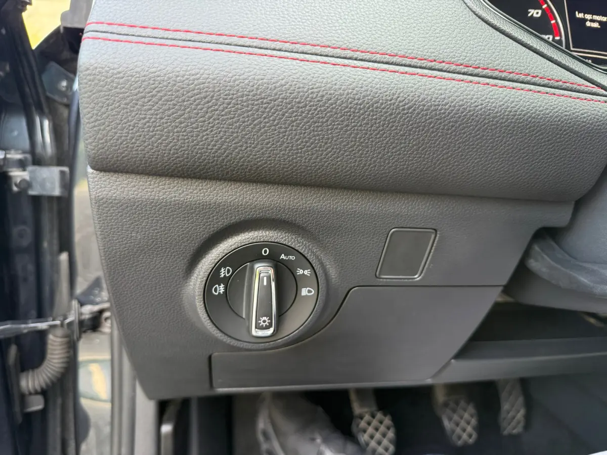 1.0 TSI FR 116PK I 6BAK I CARPLAY I CAMERA I LED I PDC I CRUISE I NWE APK