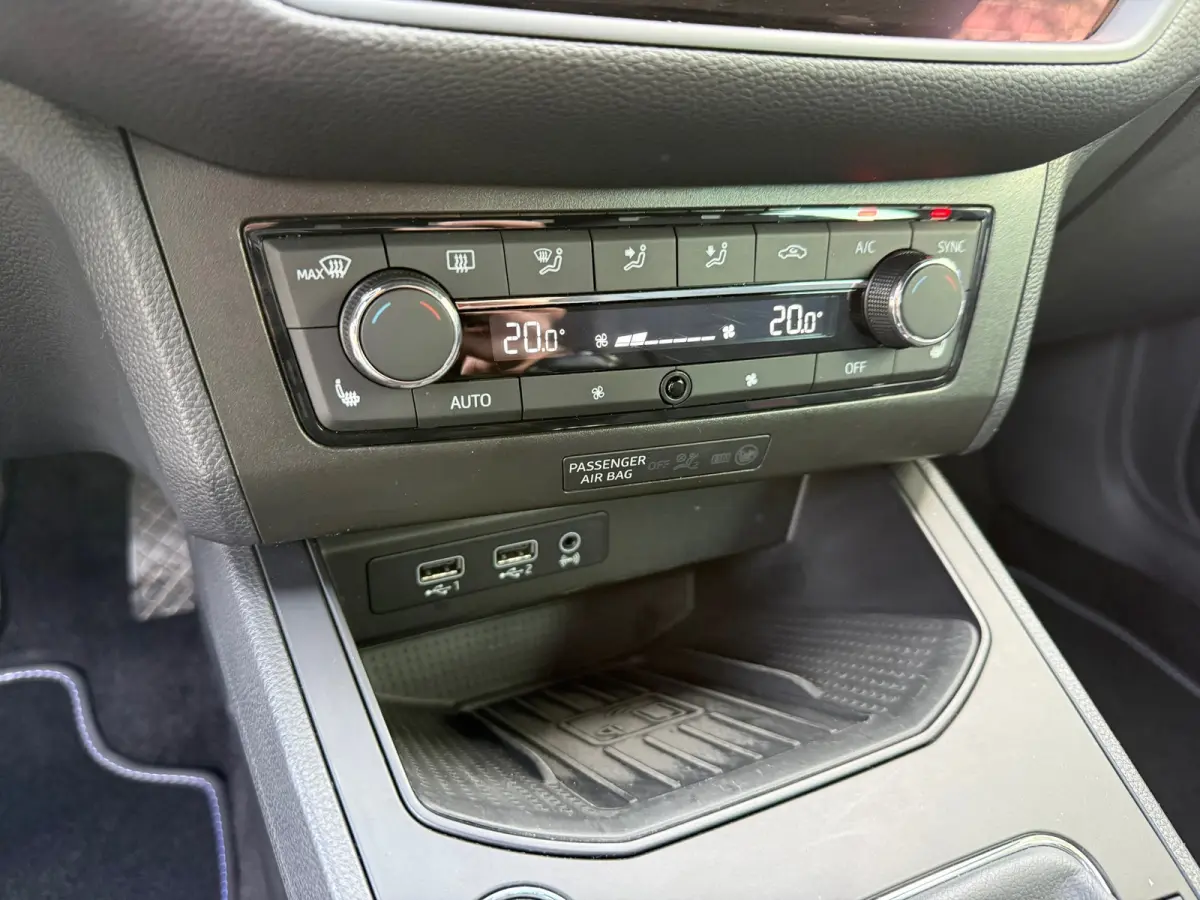 1.0 TSI FR 116PK I 6BAK I CARPLAY I CAMERA I LED I PDC I CRUISE I NWE APK