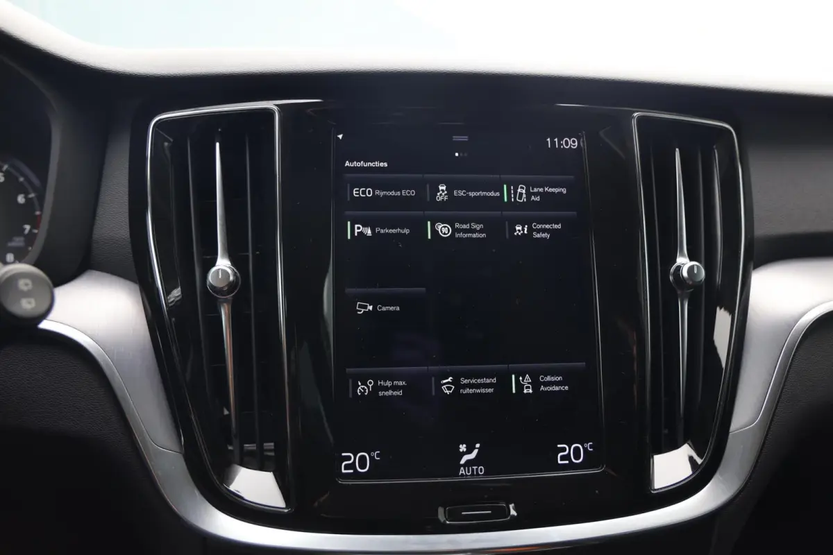 2.0 B3 Momentum Advantage|Automaat|Trekhaak|Applecarplay/android auto|Camera|Cruise control