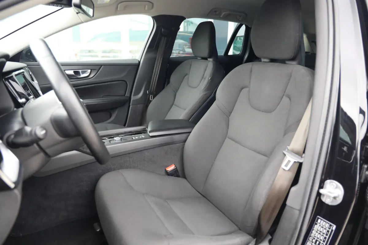2.0 B3 Momentum Advantage|Automaat|Trekhaak|Applecarplay/android auto|Camera|Cruise control
