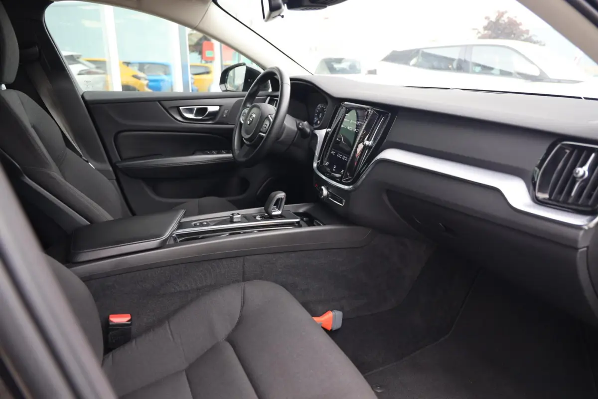 2.0 B3 Momentum Advantage|Automaat|Trekhaak|Applecarplay/android auto|Camera|Cruise control