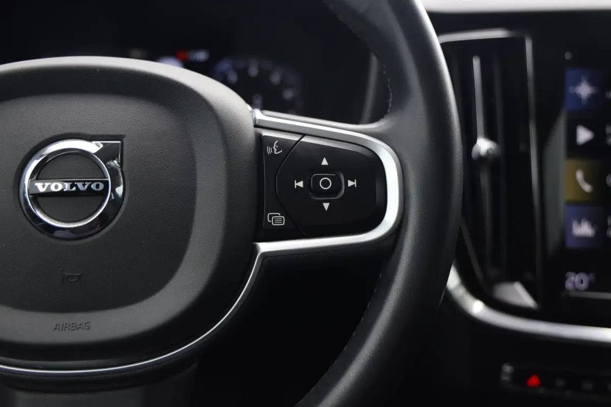 2.0 B3 Momentum Advantage|Automaat|Trekhaak|Applecarplay/android auto|Camera|Cruise control