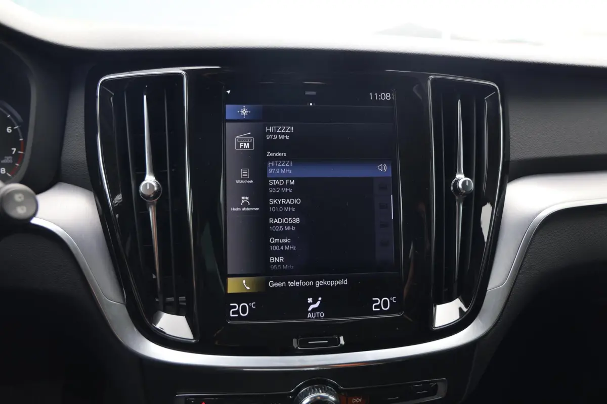 2.0 B3 Momentum Advantage|Automaat|Trekhaak|Applecarplay/android auto|Camera|Cruise control