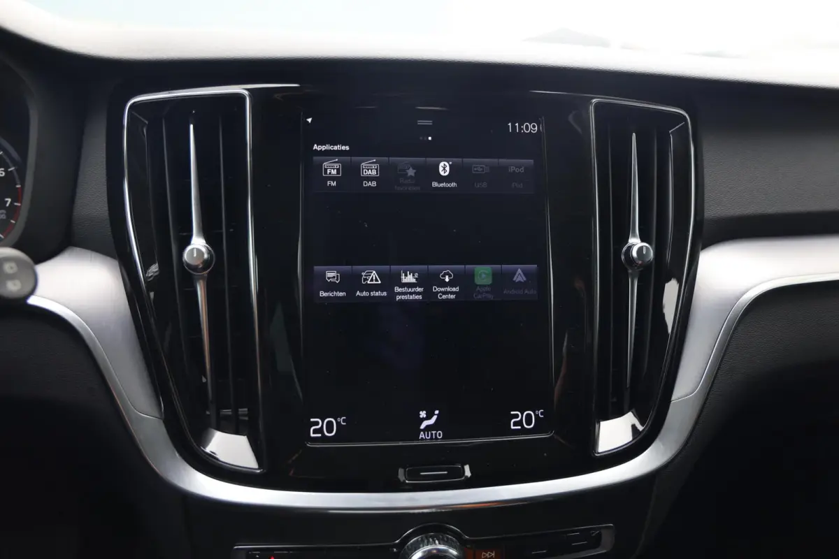 2.0 B3 Momentum Advantage|Automaat|Trekhaak|Applecarplay/android auto|Camera|Cruise control