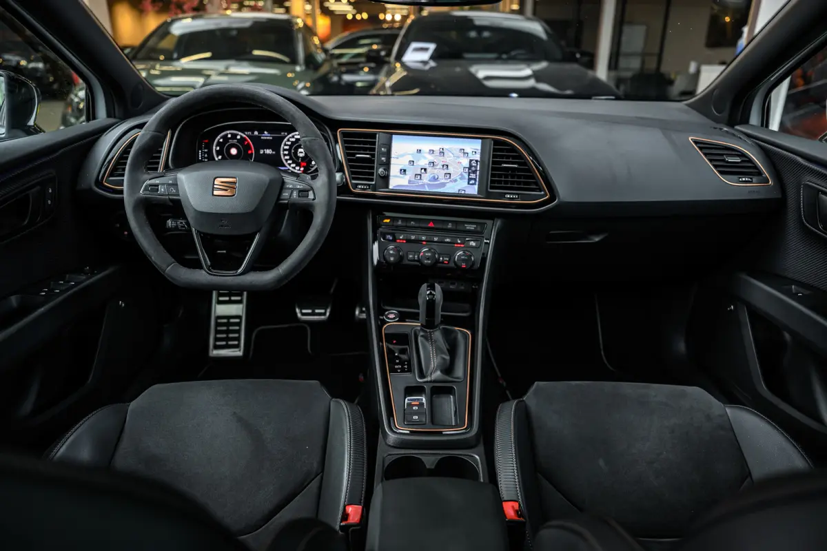 2.0 TSI CUPRA R 4DRIVE |Pano|Carbon|Brembo|Beats|