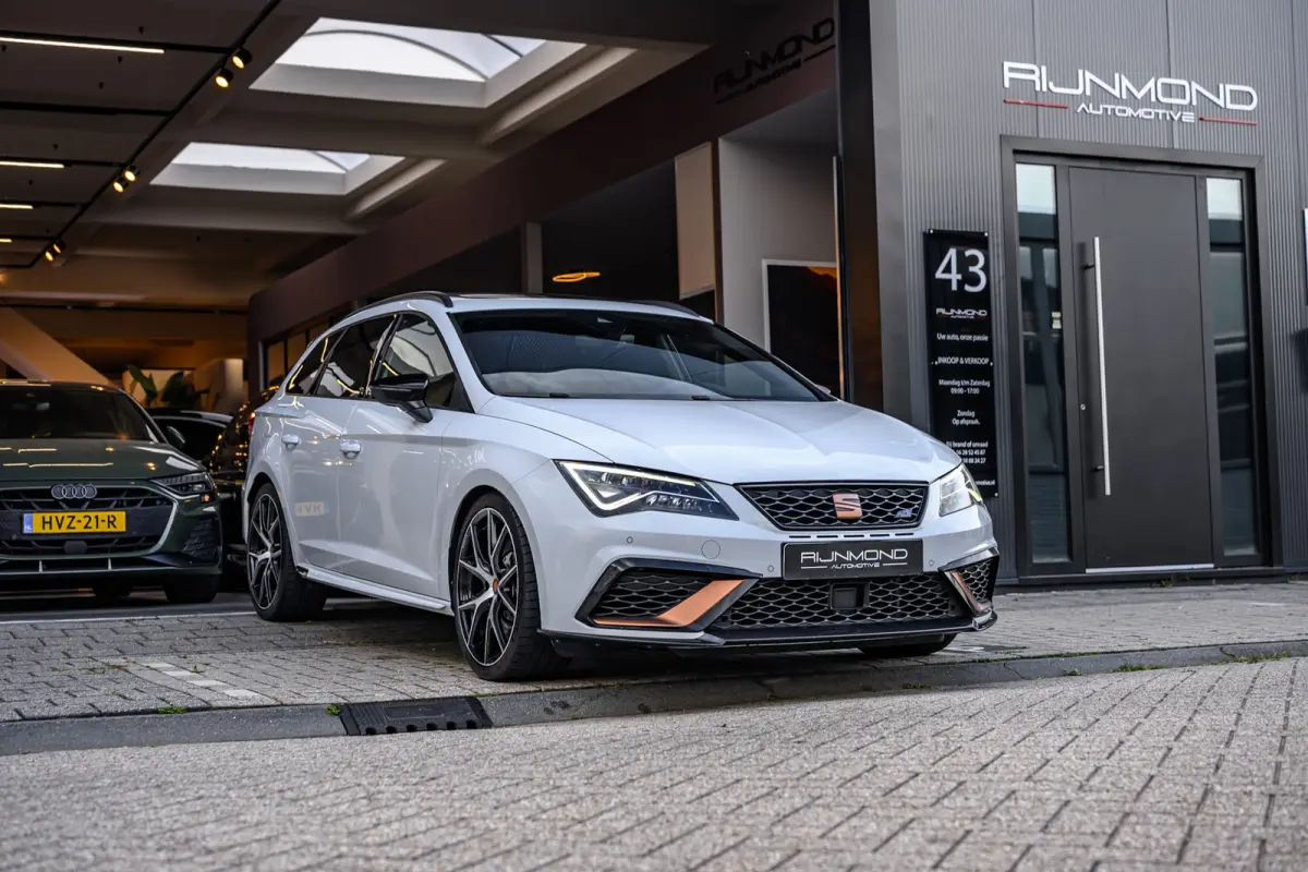 2.0 TSI CUPRA R 4DRIVE |Pano|Carbon|Brembo|Beats|