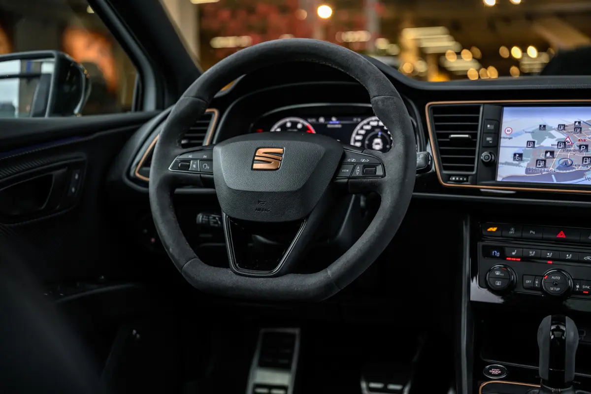 2.0 TSI CUPRA R 4DRIVE |Pano|Carbon|Brembo|Beats|