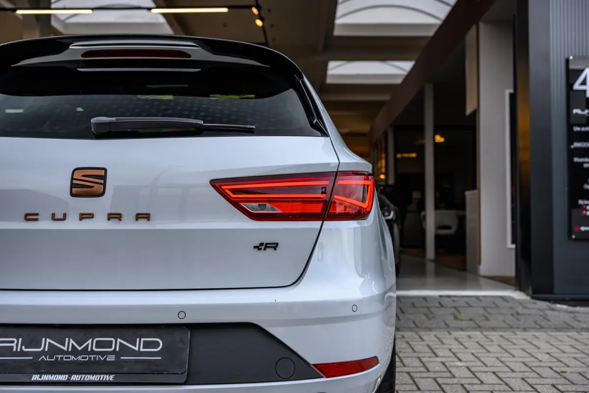 2.0 TSI CUPRA R 4DRIVE |Pano|Carbon|Brembo|Beats|