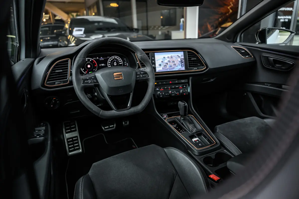 2.0 TSI CUPRA R 4DRIVE |Pano|Carbon|Brembo|Beats|