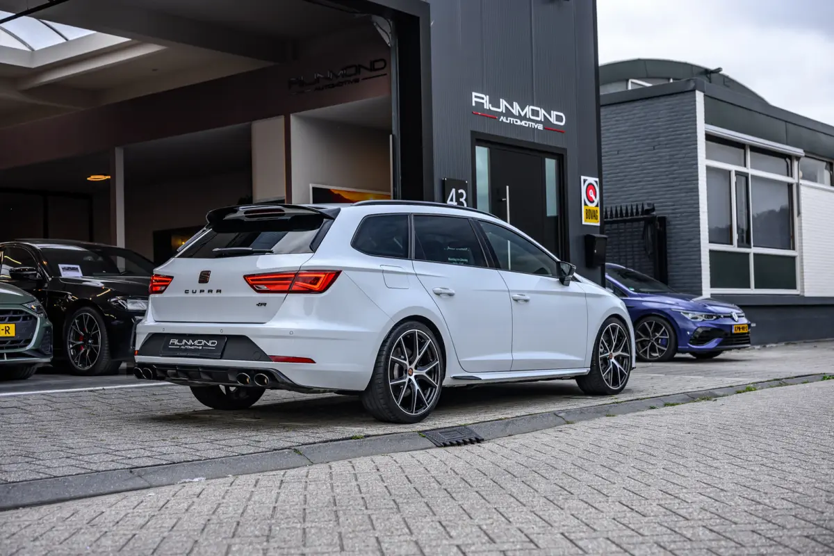 2.0 TSI CUPRA R 4DRIVE |Pano|Carbon|Brembo|Beats|