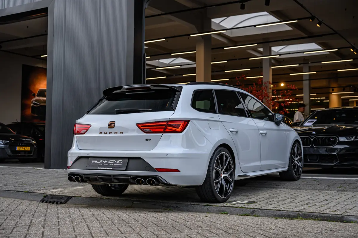 2.0 TSI CUPRA R 4DRIVE |Pano|Carbon|Brembo|Beats|
