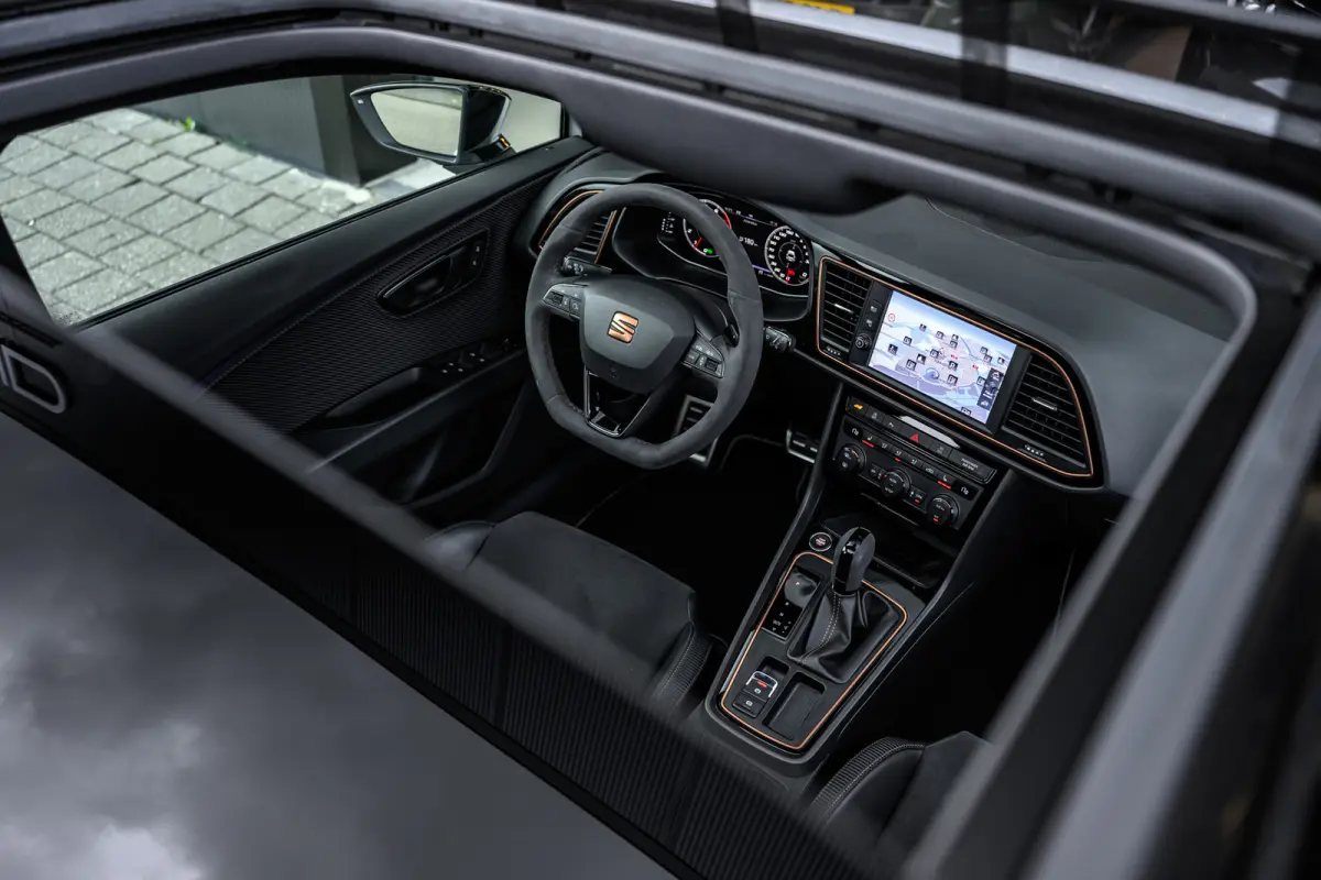 2.0 TSI CUPRA R 4DRIVE |Pano|Carbon|Brembo|Beats|